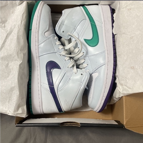 Luka Doncic Air Jordan 1’s - Picture 5 of 5
